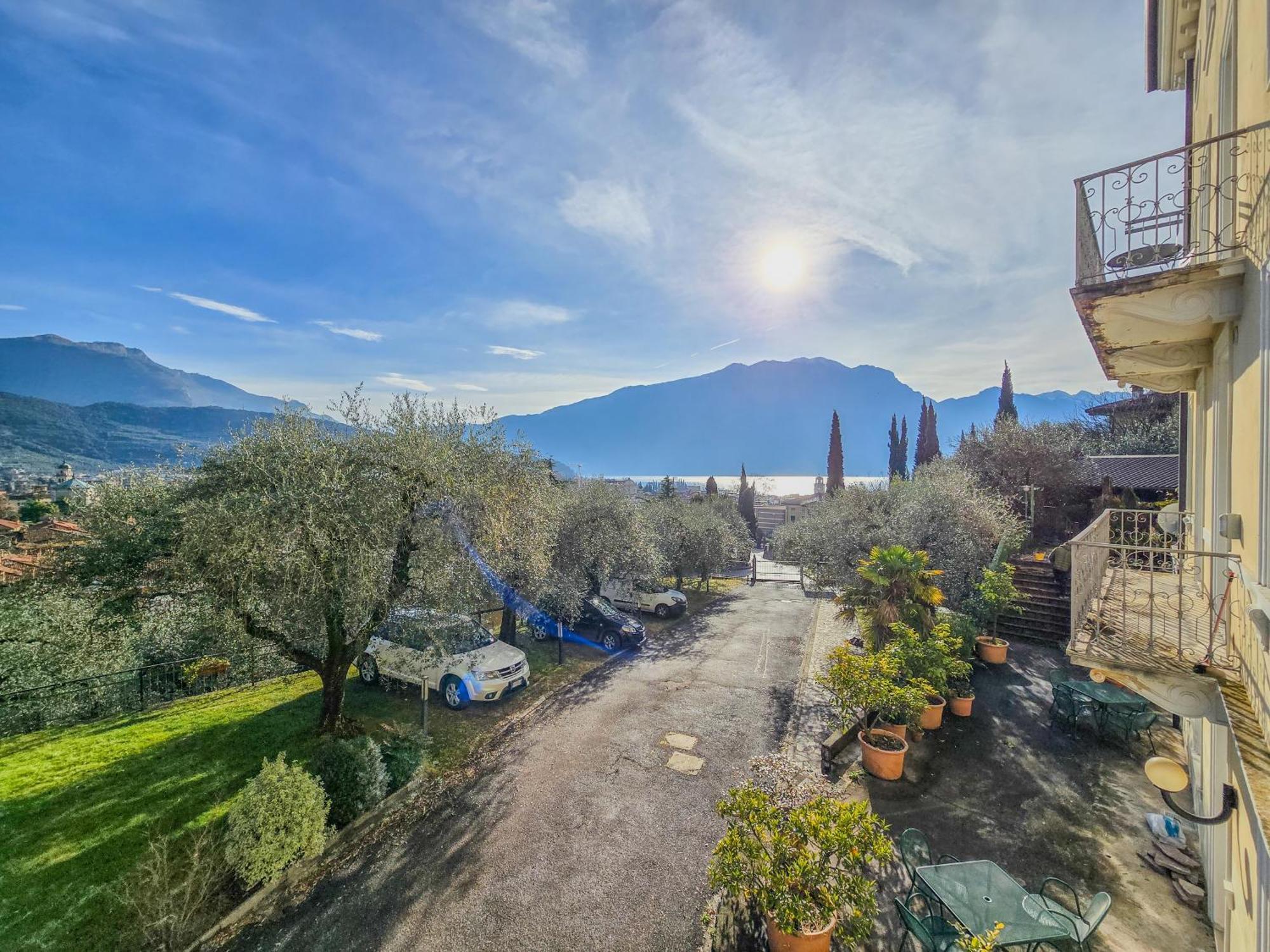 Aparthotel Englovacanze Riva del Garda Exterior foto