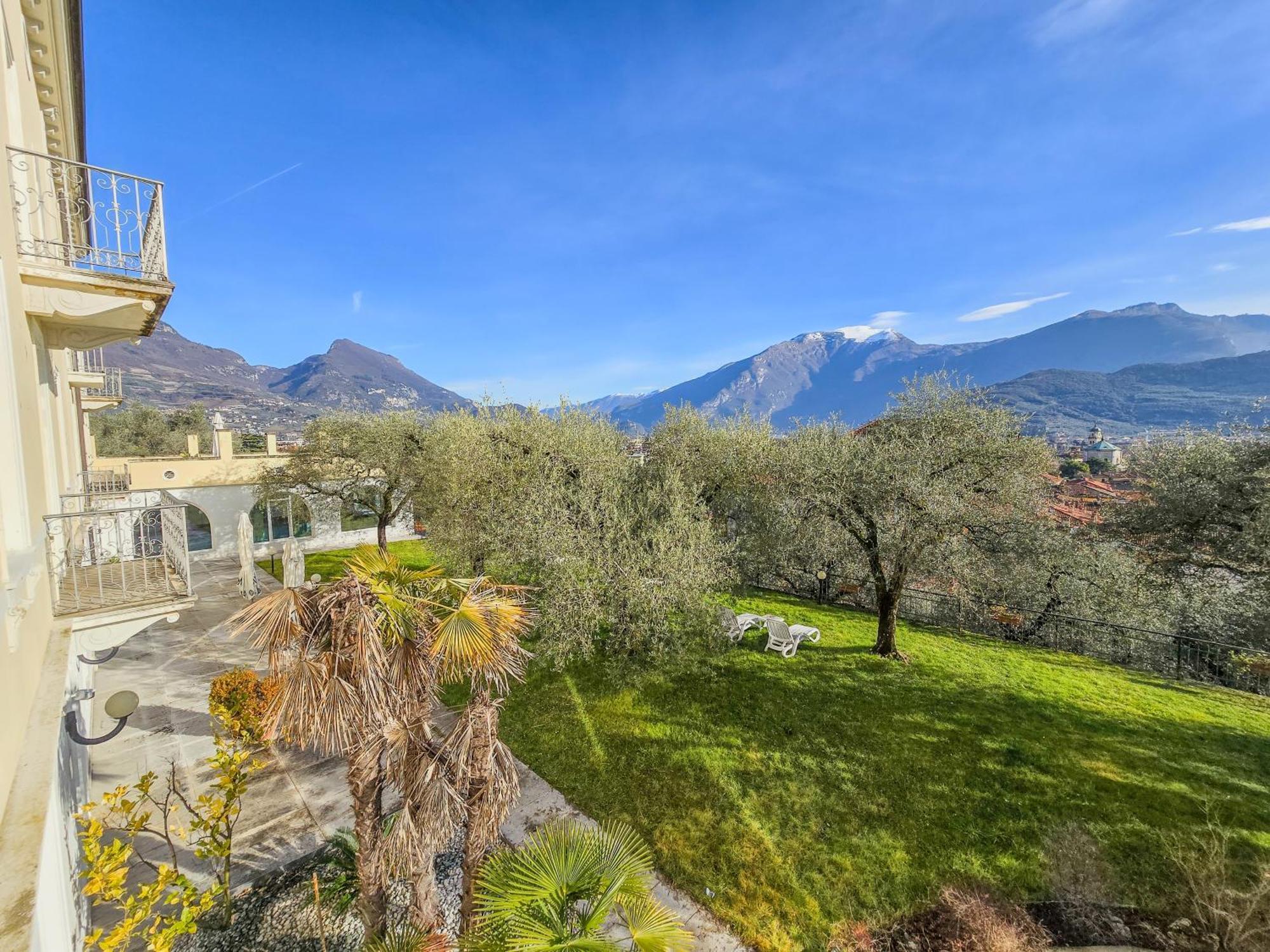 Aparthotel Englovacanze Riva del Garda Exterior foto